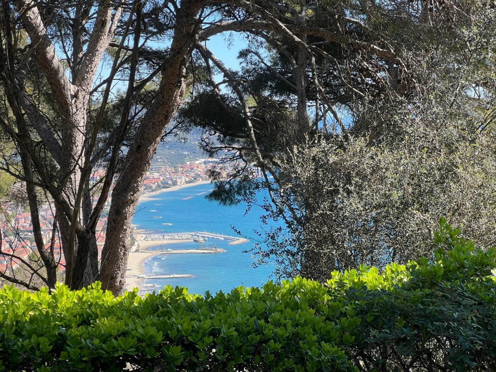 Torre Alpicella Holiday Home, A Scenic Escape Into Nature And Relaxation 디아노마리나 외부 사진