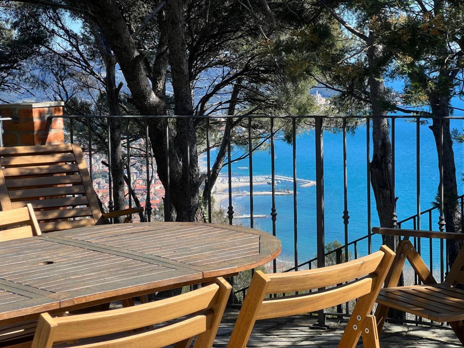Torre Alpicella Holiday Home, A Scenic Escape Into Nature And Relaxation 디아노마리나 외부 사진